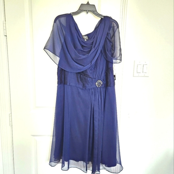 Adrianna Papell Broadneck Chiffon Dress‎